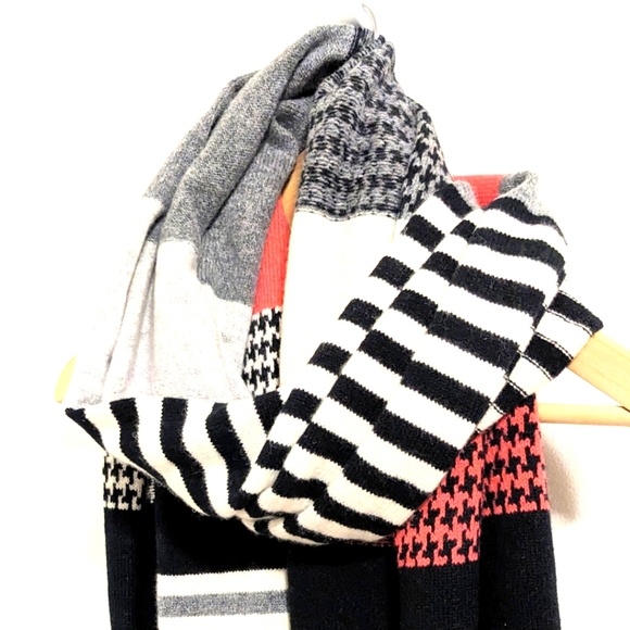 Green Thomas Blanket Scarf Merino Lambswool - Picture 3 of 11